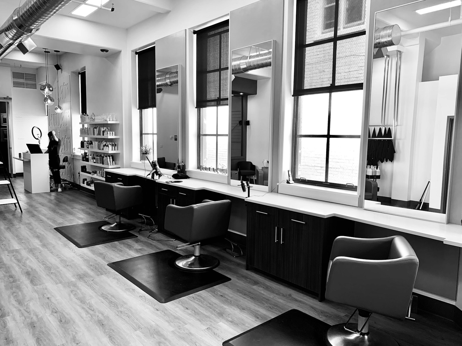 Contact Jugnu’s Salon in Faisalabad