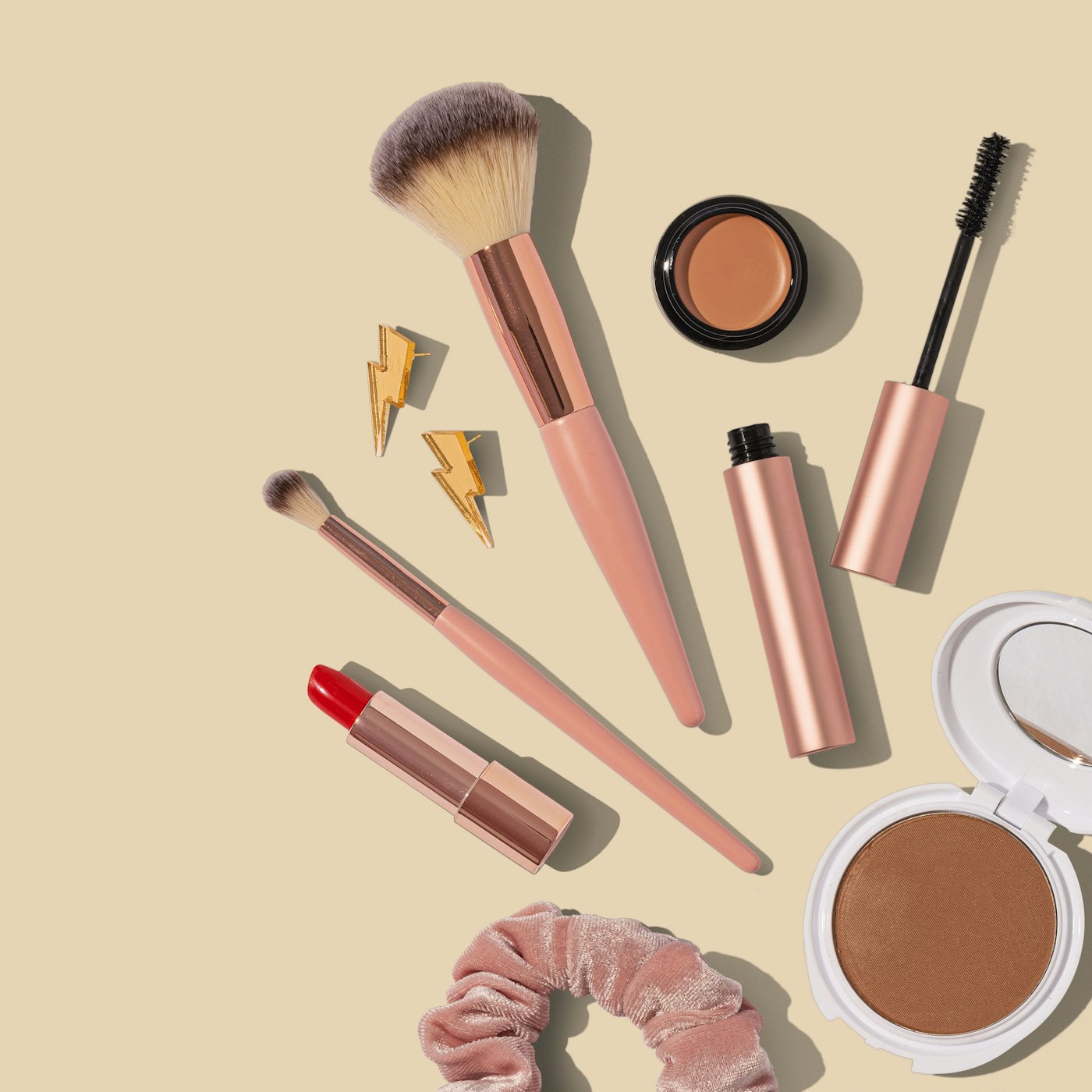 Luxury beauty services at Jugnu’s Salon Faisalabad